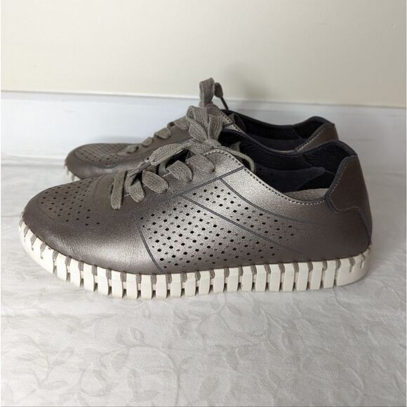 Caposhie Metallic Sneakers - Picture 1 of 10